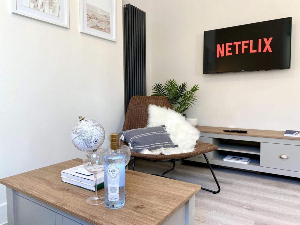 Stunning Beach Themed 2 Bed Apartment 본머스 외부 사진