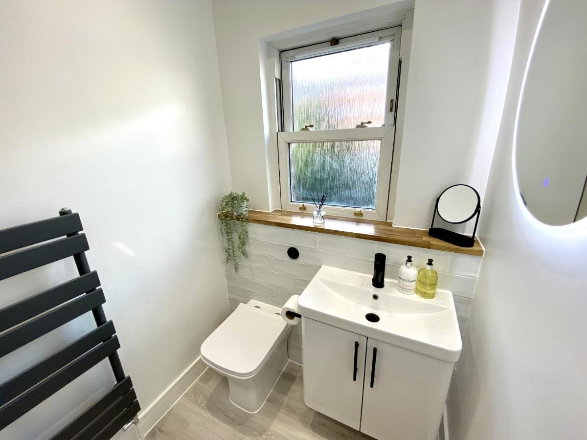 Stunning Beach Themed 2 Bed Apartment 본머스 외부 사진