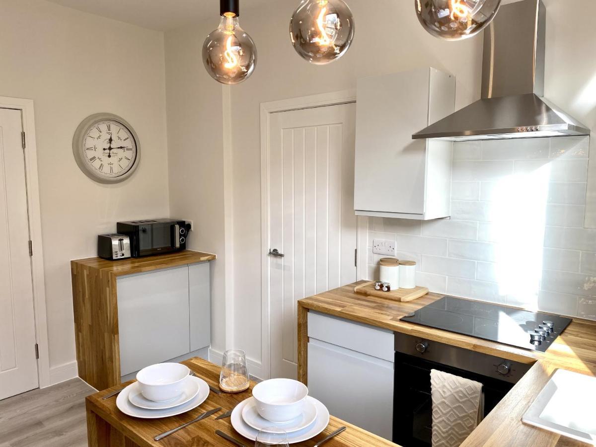Stunning Beach Themed 2 Bed Apartment 본머스 외부 사진